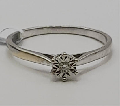 9ct white gold diamond ring in size N featuring a classic design with sparkling diamonds, unbranded jewelry.