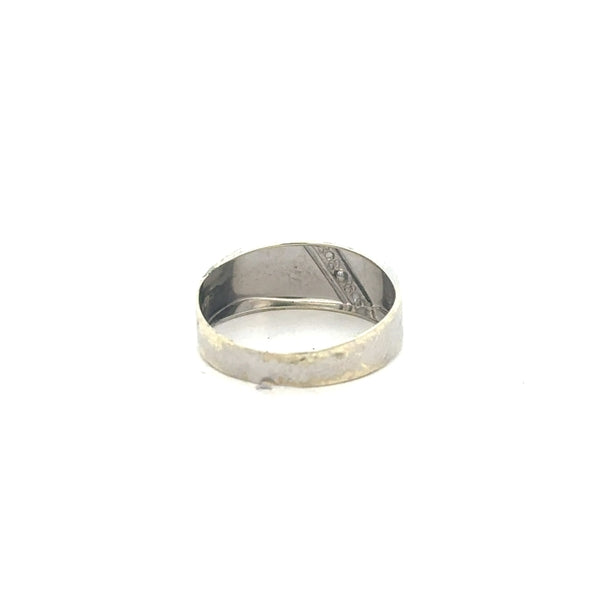 9ct white gold diamond ring in size O, featuring a sparkling central diamond and elegant band design.