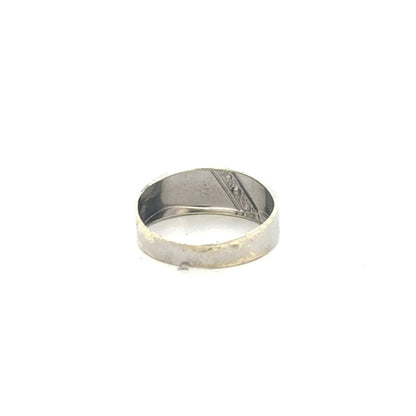 9ct white gold diamond ring in size O, featuring a sparkling central diamond and elegant band design.