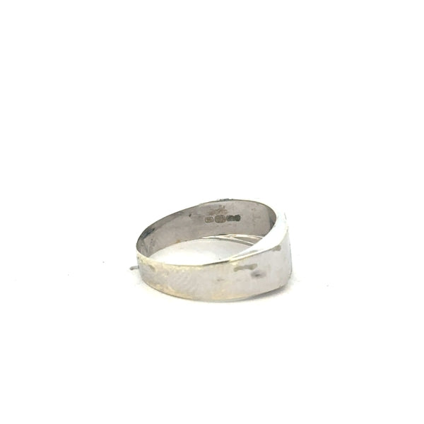 9ct white gold diamond ring in size O with sparkling diamonds, featuring a sleek and elegant design.