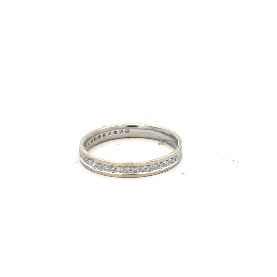 9ct white gold diamond ring size O1/2 with sparkling diamonds, showcasing elegant jewelry design.