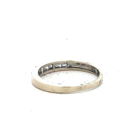 9ct white gold diamond ring size Q with sparkling central diamond and elegant band, unbranded jewelry for special occasions.