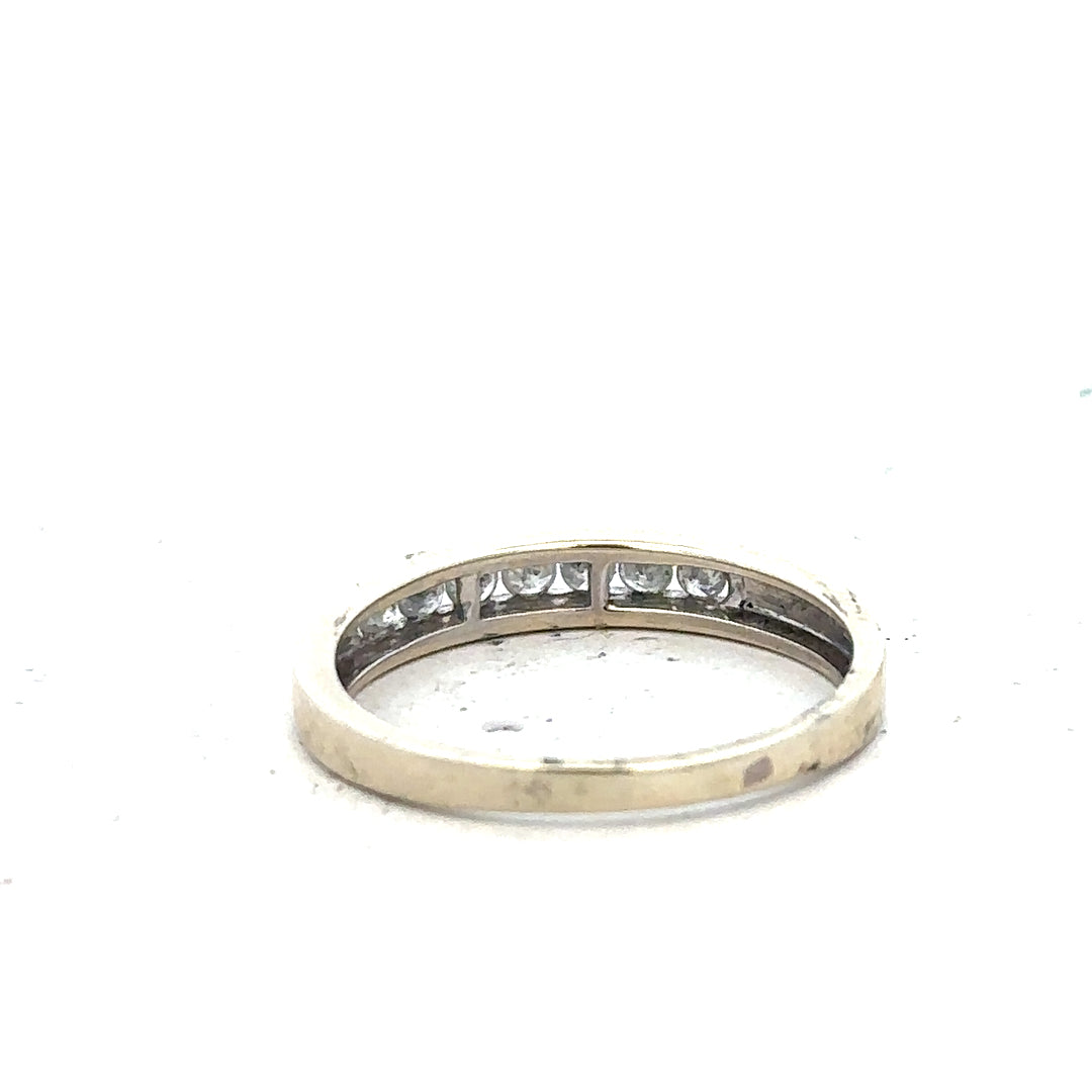 9ct white gold diamond ring in size Q with sparkling diamonds, unbranded, elegant jewelry for special occasions.
