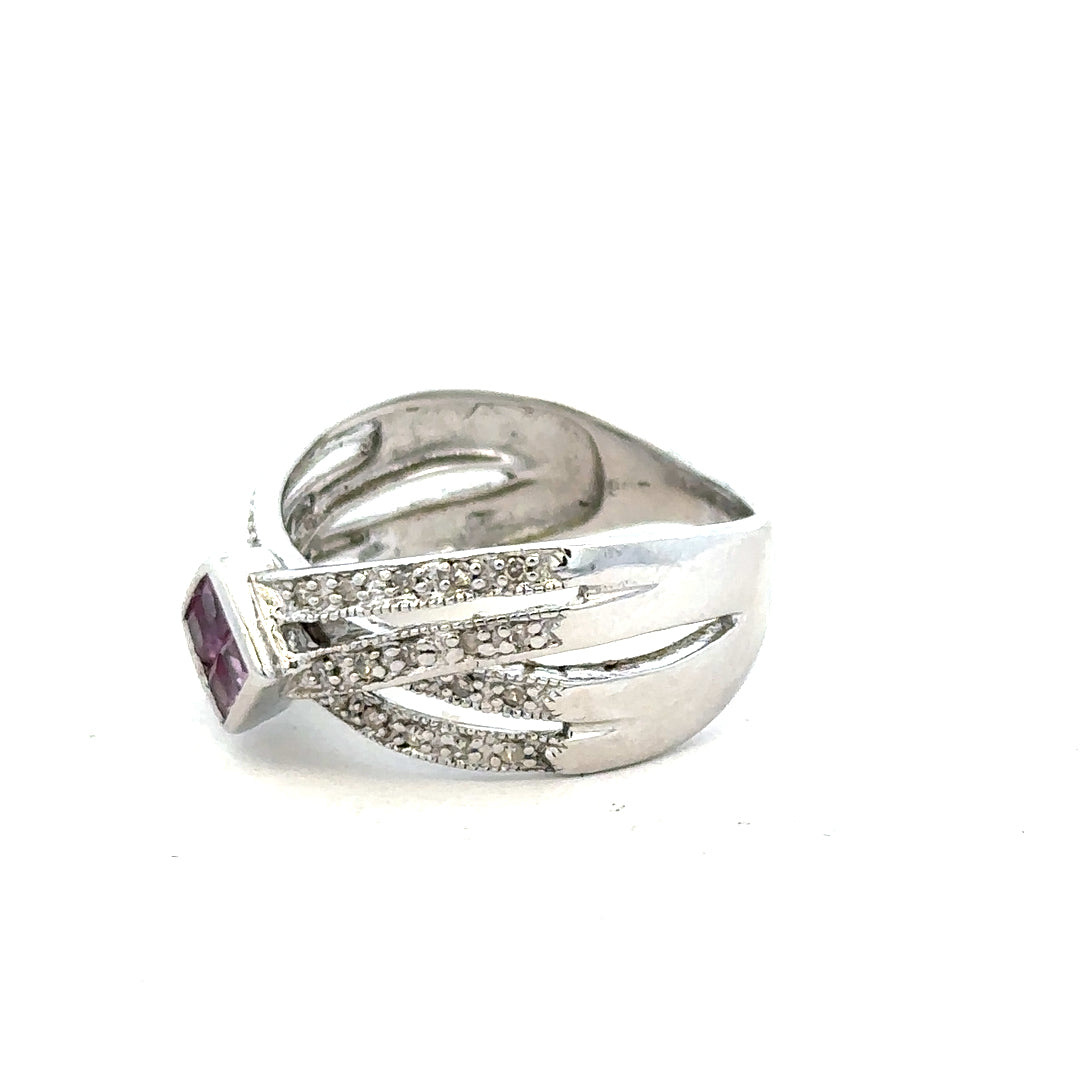 9ct white gold diamond ring in size Q with sparkling diamonds, showcasing elegant jewelry design.