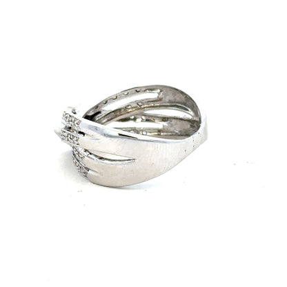9ct white gold diamond ring in size Q with sparkling diamonds, showcasing an elegant and classic jewelry design.