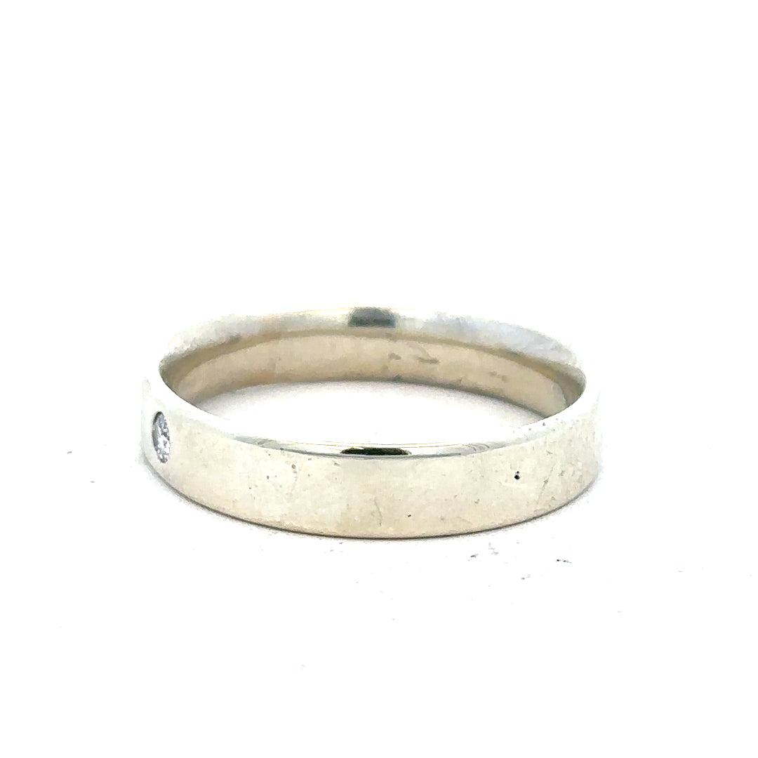 9ct white gold diamond ring size V with sparkling diamonds, unbranded jewelry showcasing elegant craftsmanship and shine.