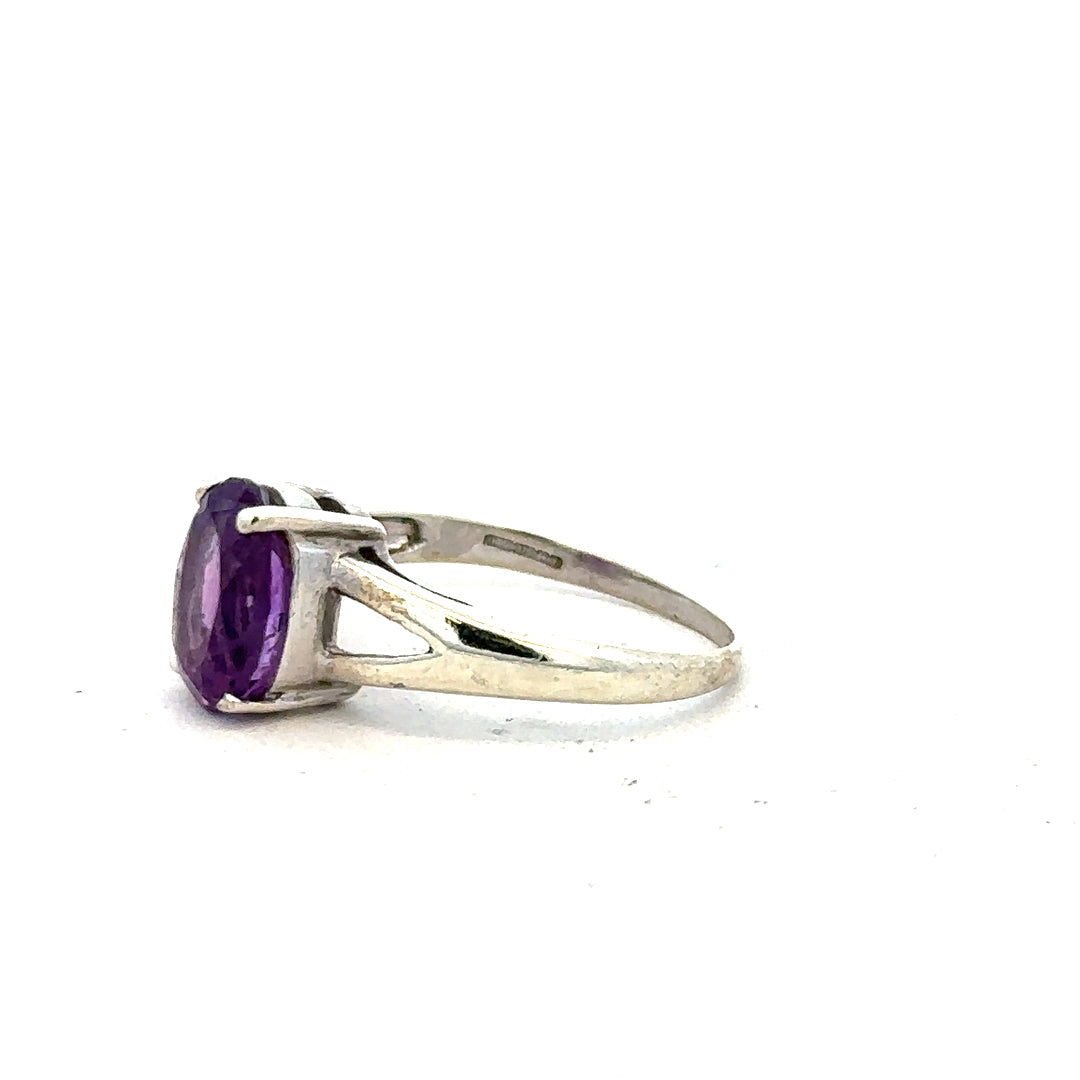 9ct white gold ring size K featuring a smooth, polished band with a classic design, unbranded jewelry accessory.