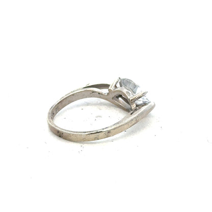 9ct white gold ring in size O with a simple, polished band, unbranded jewelry perfect for everyday wear.