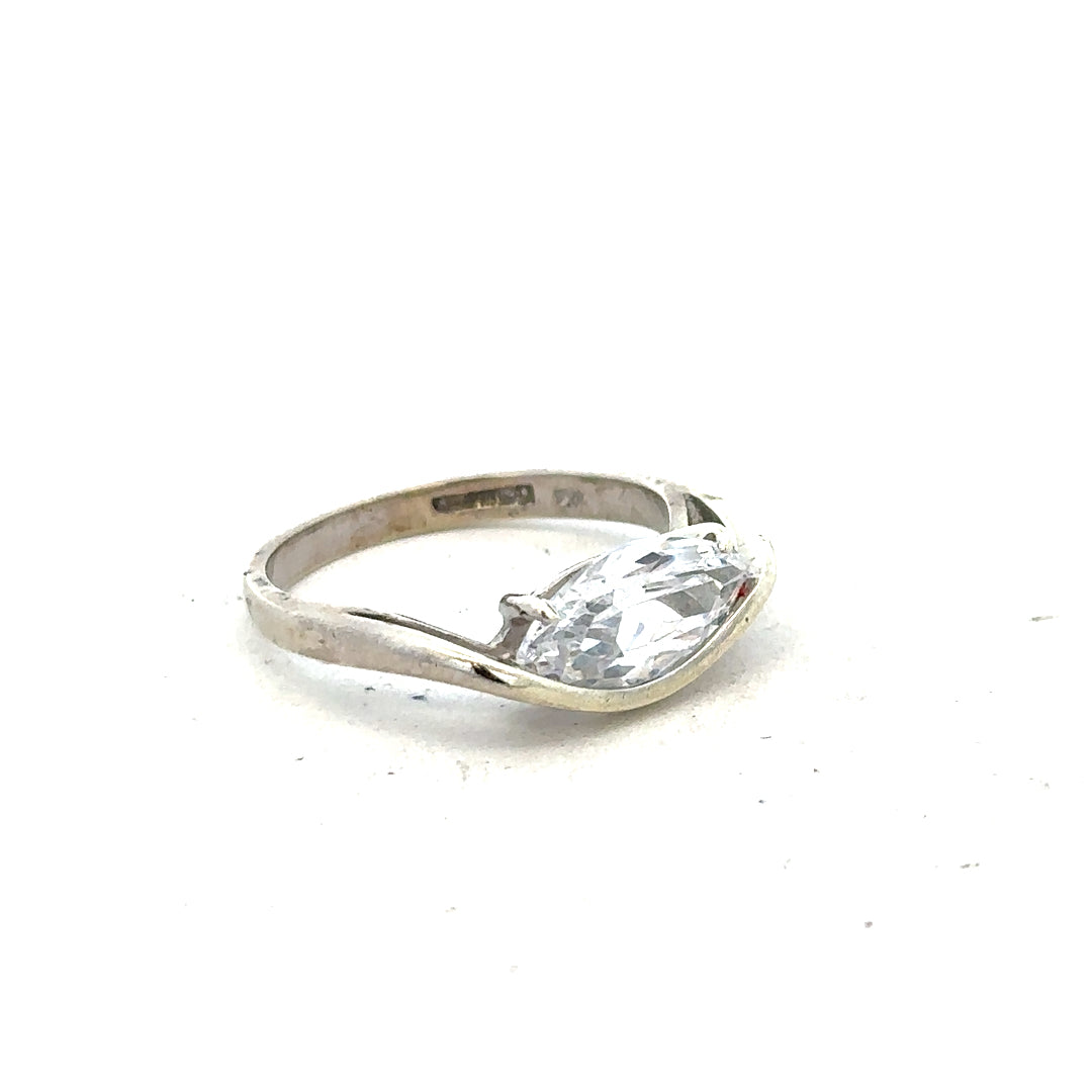9ct white gold ring in size O with a sleek, polished finish, unbranded jewelry ideal for elegant wear.
