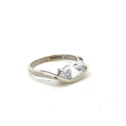 9ct white gold ring in size O with a sleek, polished finish, unbranded jewelry ideal for elegant wear.