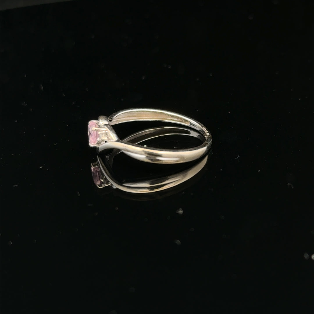 9ct white gold ring in size O, unbranded, with a sleek band design visible in the image.