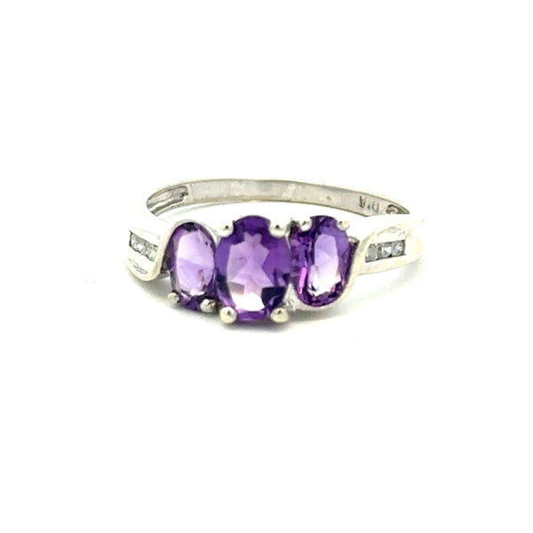 9ct white gold ring size O1/2 with a sleek, polished finish, unbranded jewelry piece displayed on a neutral background.