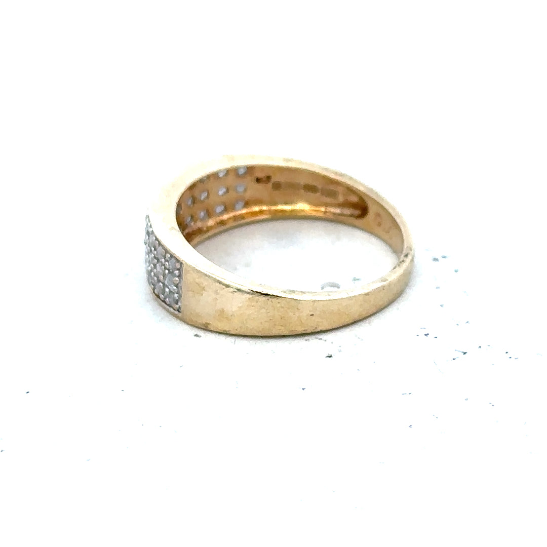 9ct yellow gold diamond ring with 1/4 carat diamond, size M, featuring a sleek and elegant design.