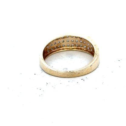 9ct yellow gold diamond ring with 1/4 carat center stone, size M, featuring a sleek design and sparkling diamonds.
