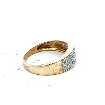 9ct yellow gold diamond ring with 1/4 carat center stone, size M, featuring a sleek design and sparkling brilliance.