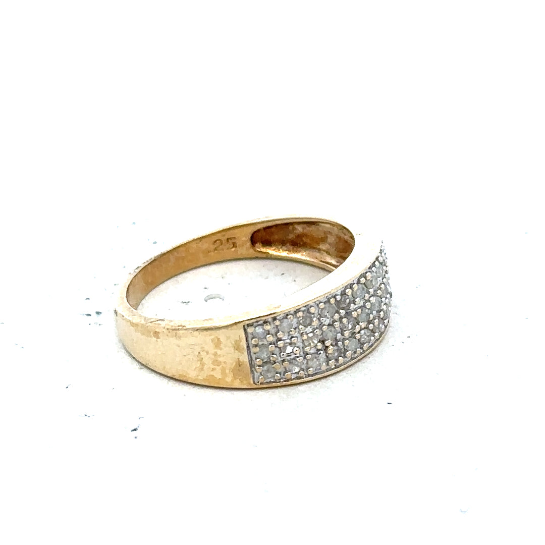 9ct yellow gold diamond ring with 1/4 carat solitaire, size M, featuring a sparkling diamond setting.