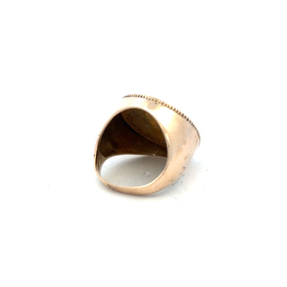 9ct yellow gold full sovereign ring in size O, featuring detailed design and craftsmanship, unbranded jewelry.