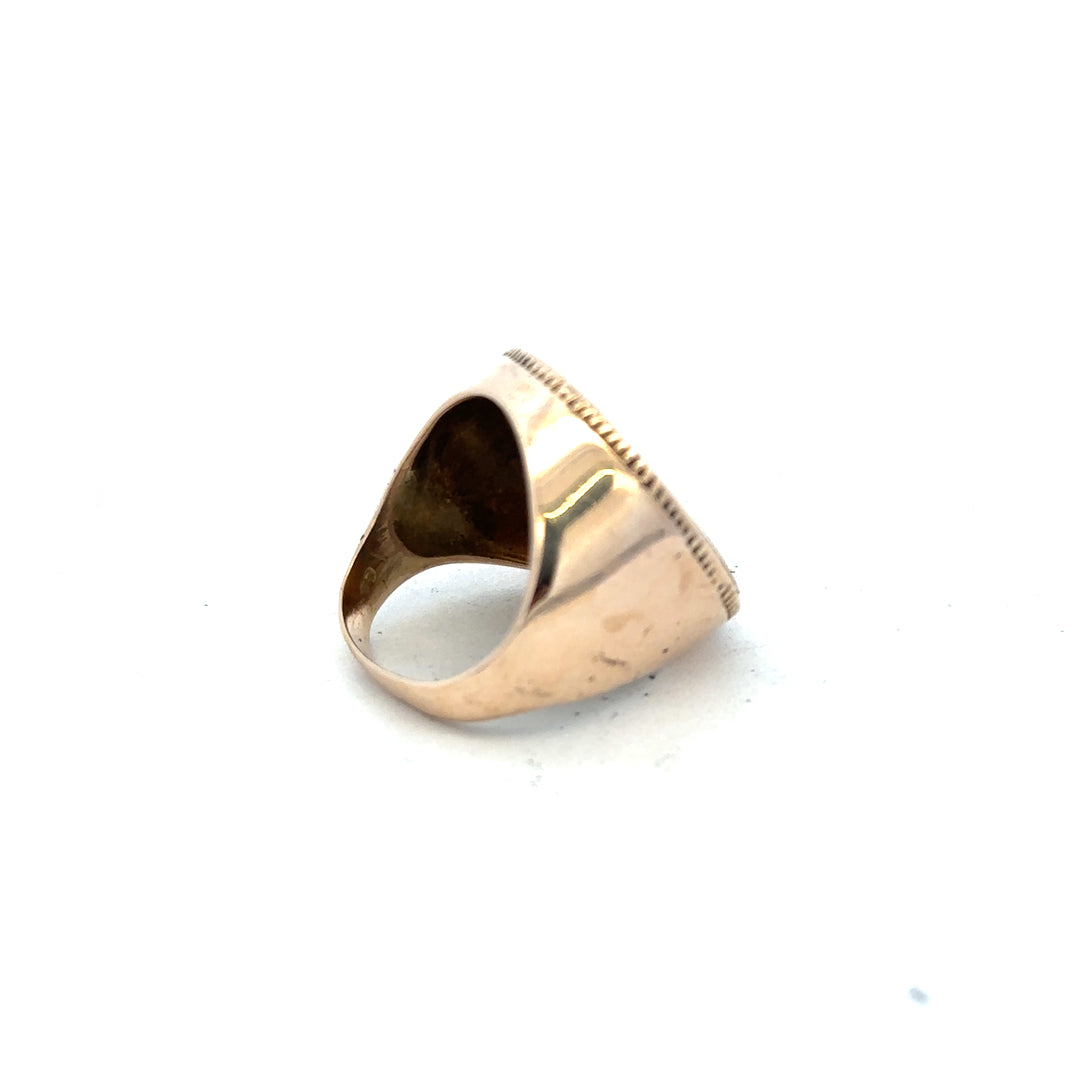 9ct yellow gold full sovereign ring in size O with detailed engraving and classic design, unbranded jewelry piece.