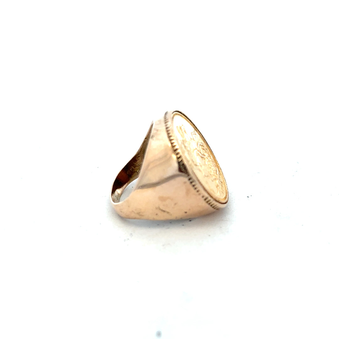 9ct yellow gold full sovereign ring, size O, unbranded, with detailed design visible in the image.