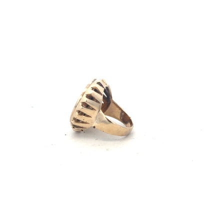 9ct yellow gold 1918 half sovereign ring in size K1/2, featuring a detailed vintage coin design, unbranded jewelry piece.