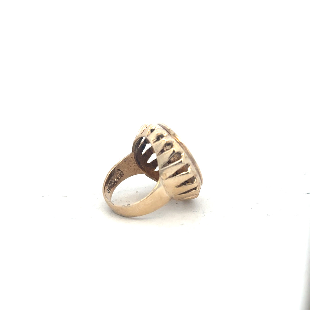 9ct yellow gold 1918 half sovereign ring, size K1/2, featuring detailed vintage coin design and classic gold band.