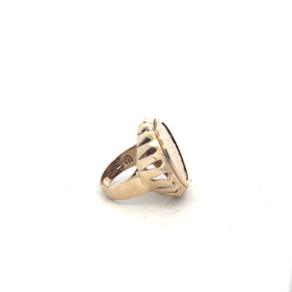 9ct yellow gold half sovereign ring from 1918, size K 1/2, featuring vintage coin design, unbranded jewelry piece.