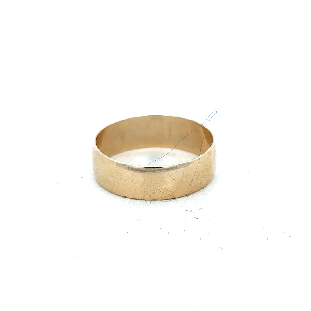 9ct yellow gold band ring in size Q1, featuring a smooth, polished finish and simple circular design.