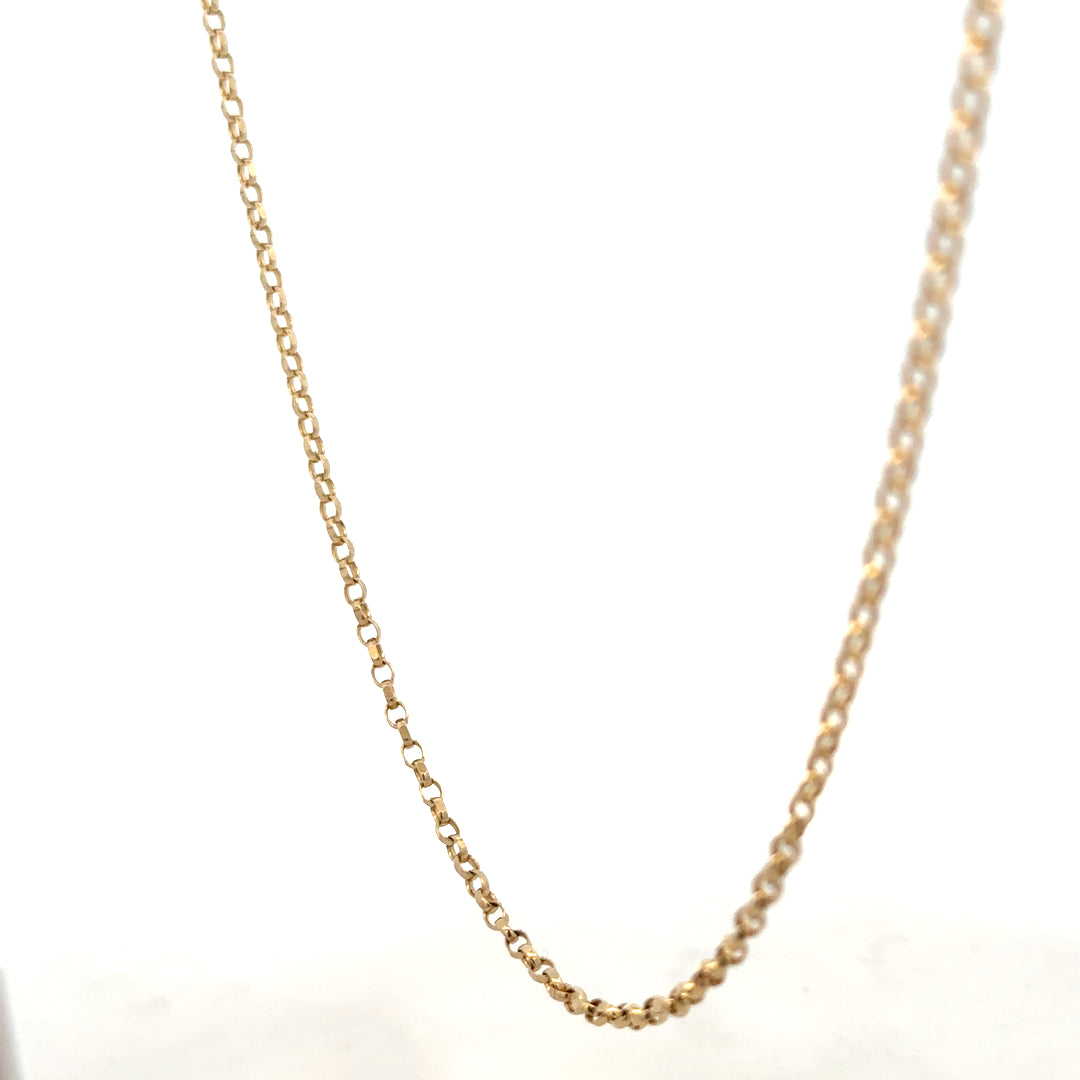 9ct yellow gold belcher chain, 5.2g, unbranded, showing close-up of the textured gold links for jewelry.