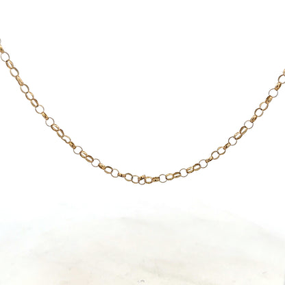 9ct yellow gold belcher chain, unbranded, 5.2g, detailed close-up of classic jewelry chain with textured links.