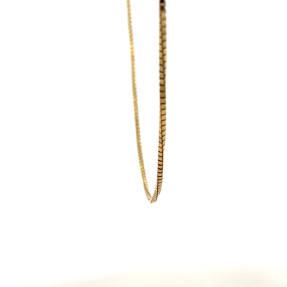 9ct yellow gold box chain, unbranded, 6.4g, showing the smooth, polished links of this elegant jewelry chain.