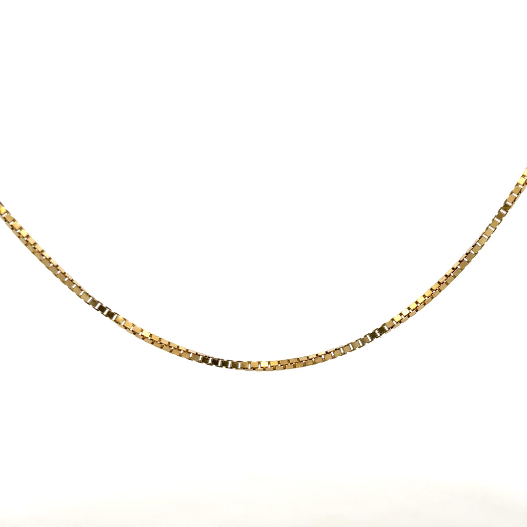 9ct yellow gold box chain, unbranded jewelry, 6.4g with a classic rectangular link design.