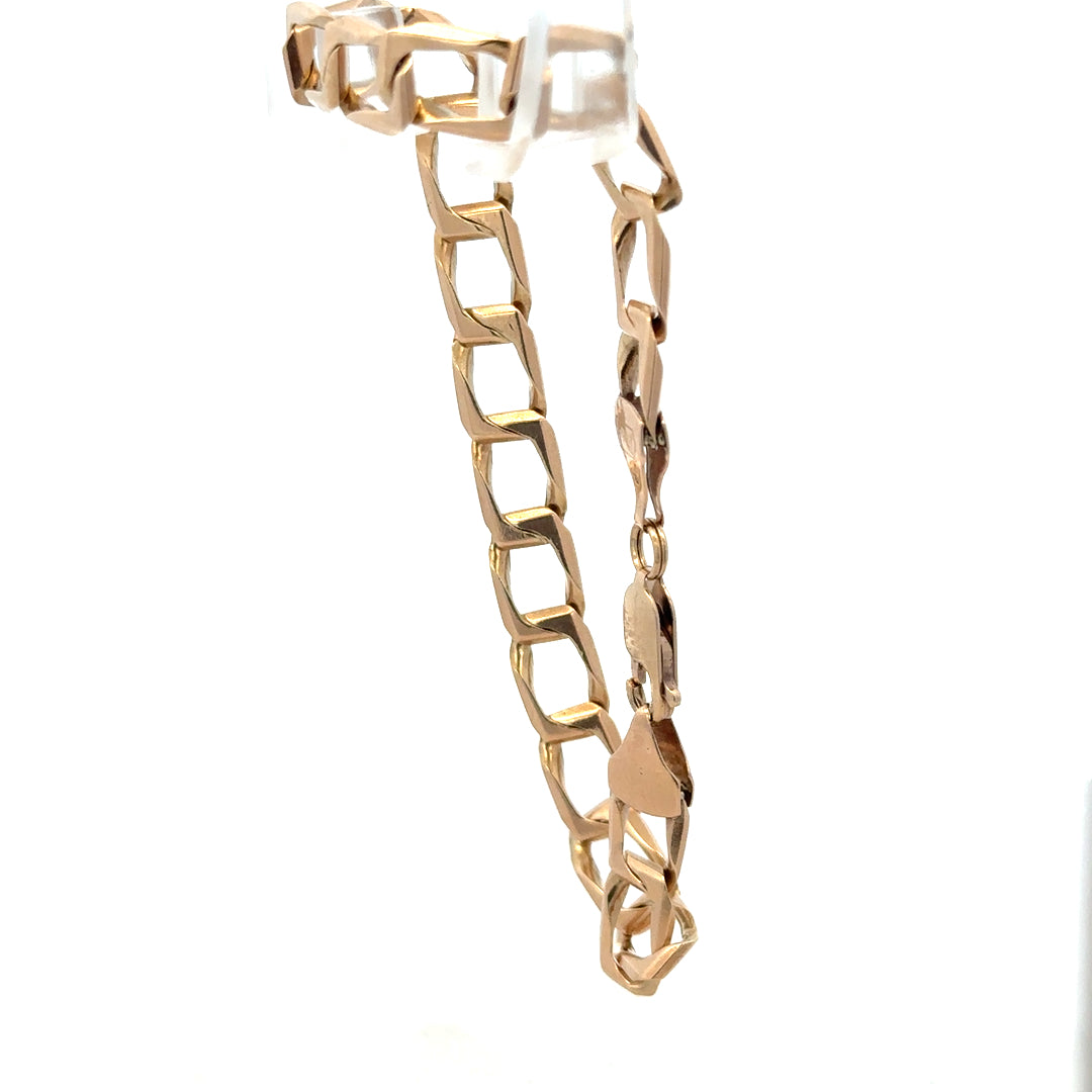 9ct yellow gold bracelet weighing 13.3g, unbranded, featuring a classic design with polished links.
