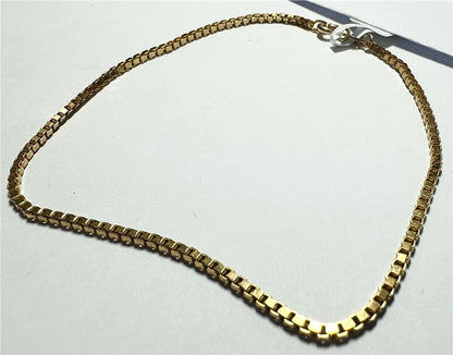 9ct yellow gold bracelet weighing 3.7g, unbranded jewelry accessory with a polished finish and detailed design.