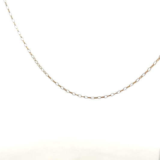 9ct yellow gold chain weighing 0.7g, unbranded, with a classic design, shown in the image.