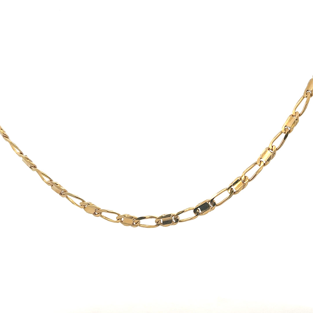 9ct yellow gold chain weighing 13.1g, unbranded, with a detailed close-up showing its fine links and polished finish.