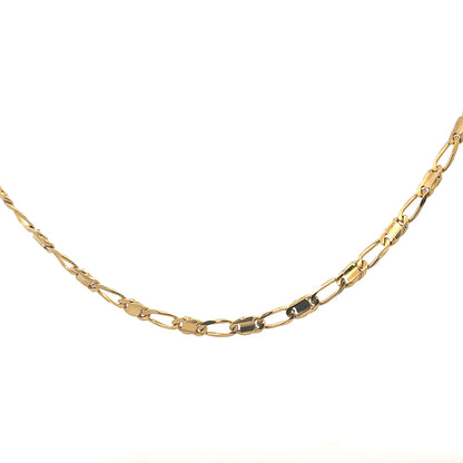 9ct yellow gold chain weighing 13.1g, unbranded, with a detailed close-up showing its fine links and polished finish.