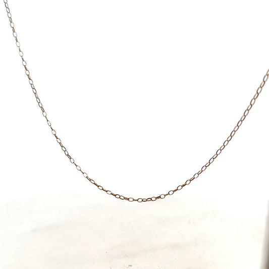 9ct yellow gold chain with 1g weight, unbranded, featuring a classic link design perfect for everyday wear.