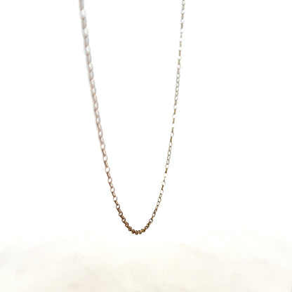 9ct yellow gold chain, 1g, unbranded jewelry with a classic link design.