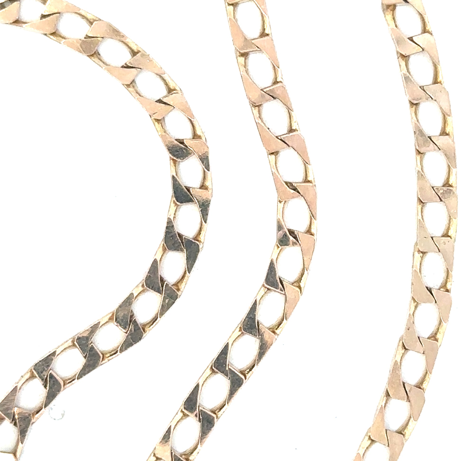 9ct yellow gold chain weighing 20.9g, unbranded, with detailed close-up showing the chain's links and craftsmanship.