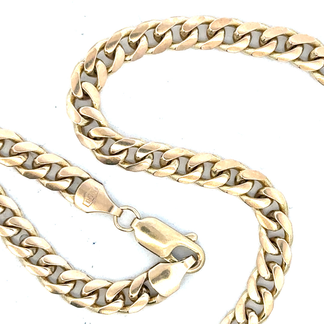 9ct yellow gold chain weighing 22.7g, unbranded jewelry accessory with a detailed chain link design.