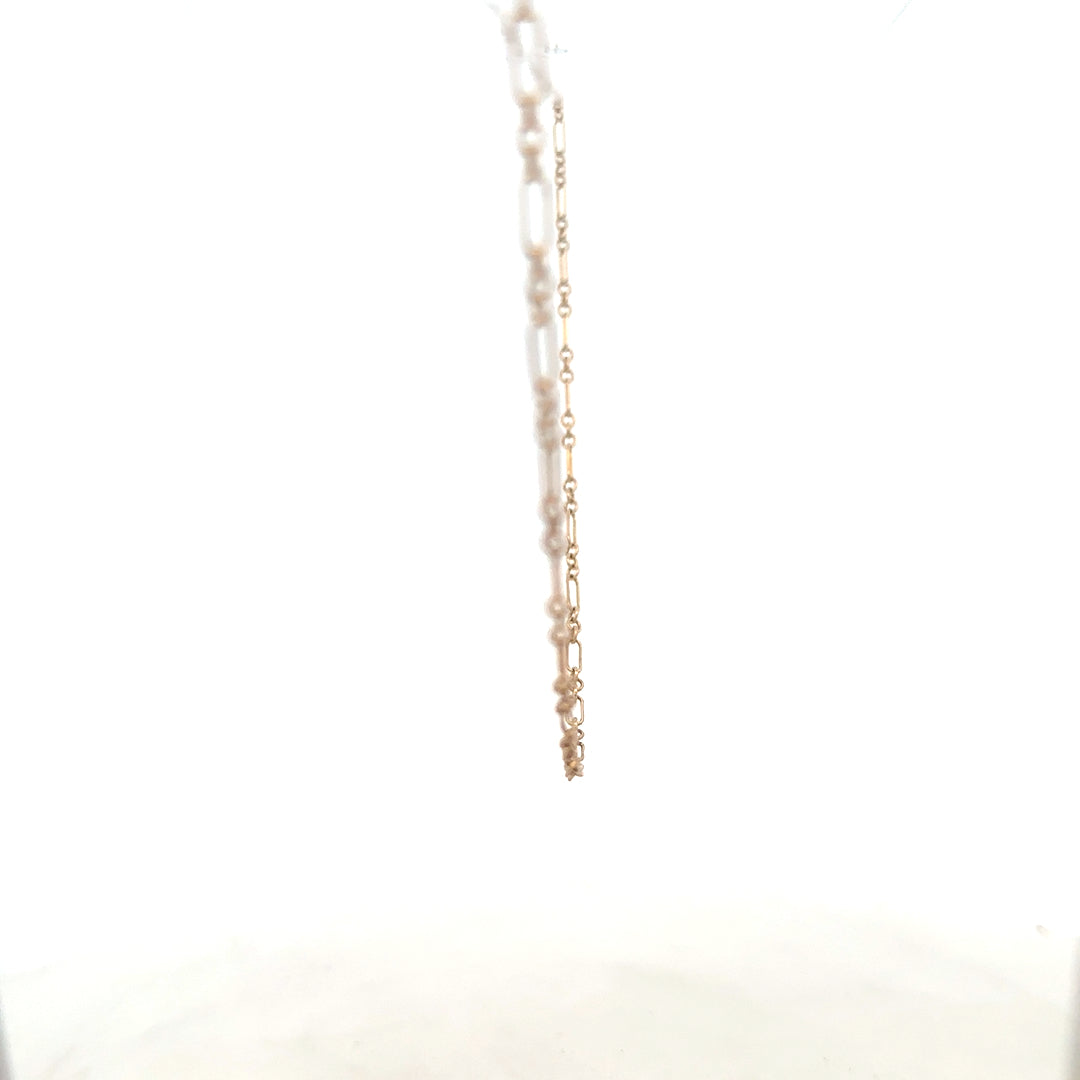 9ct yellow gold chain weighing 3.3g, unbranded jewelry accessory with a classic chain design, shown in the image.