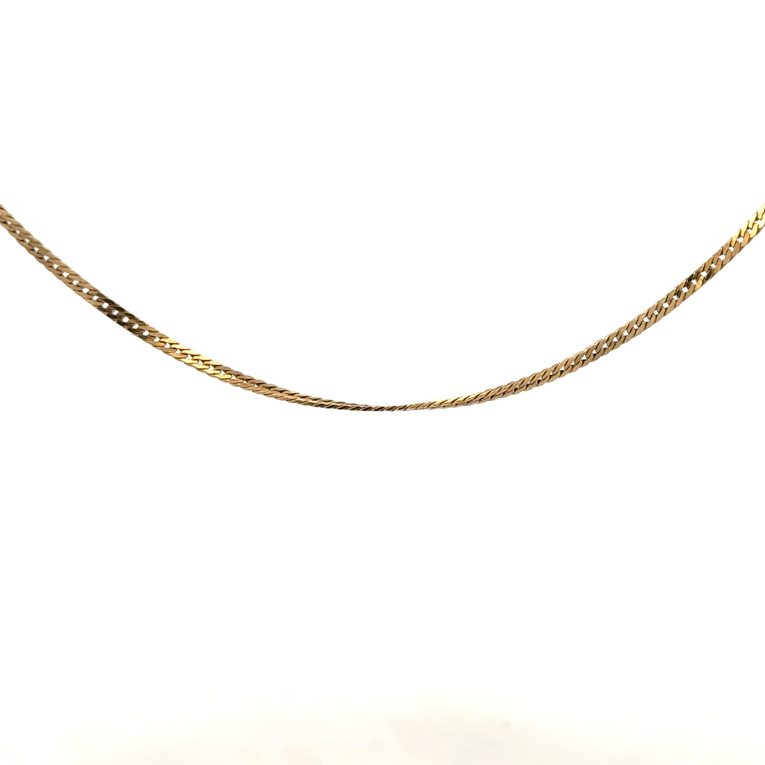 9ct yellow gold chain weighing 4.6g, unbranded jewelry chain with a smooth, classic link design.