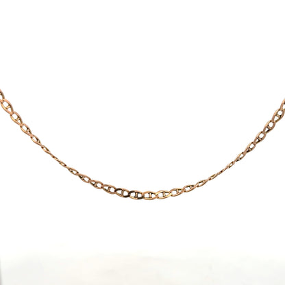 9ct yellow gold chain weighing 6.7g, unbranded jewelry chain with a classic design, detailed close-up image.