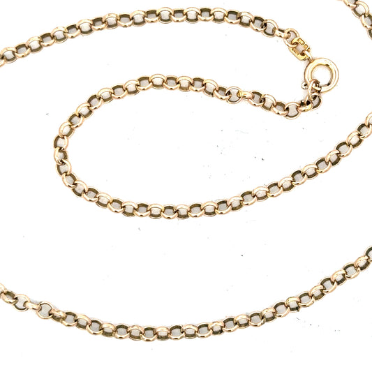9ct yellow gold chain weighing 7.2g, unbranded, with a detailed close-up of the chain links showing its craftsmanship.