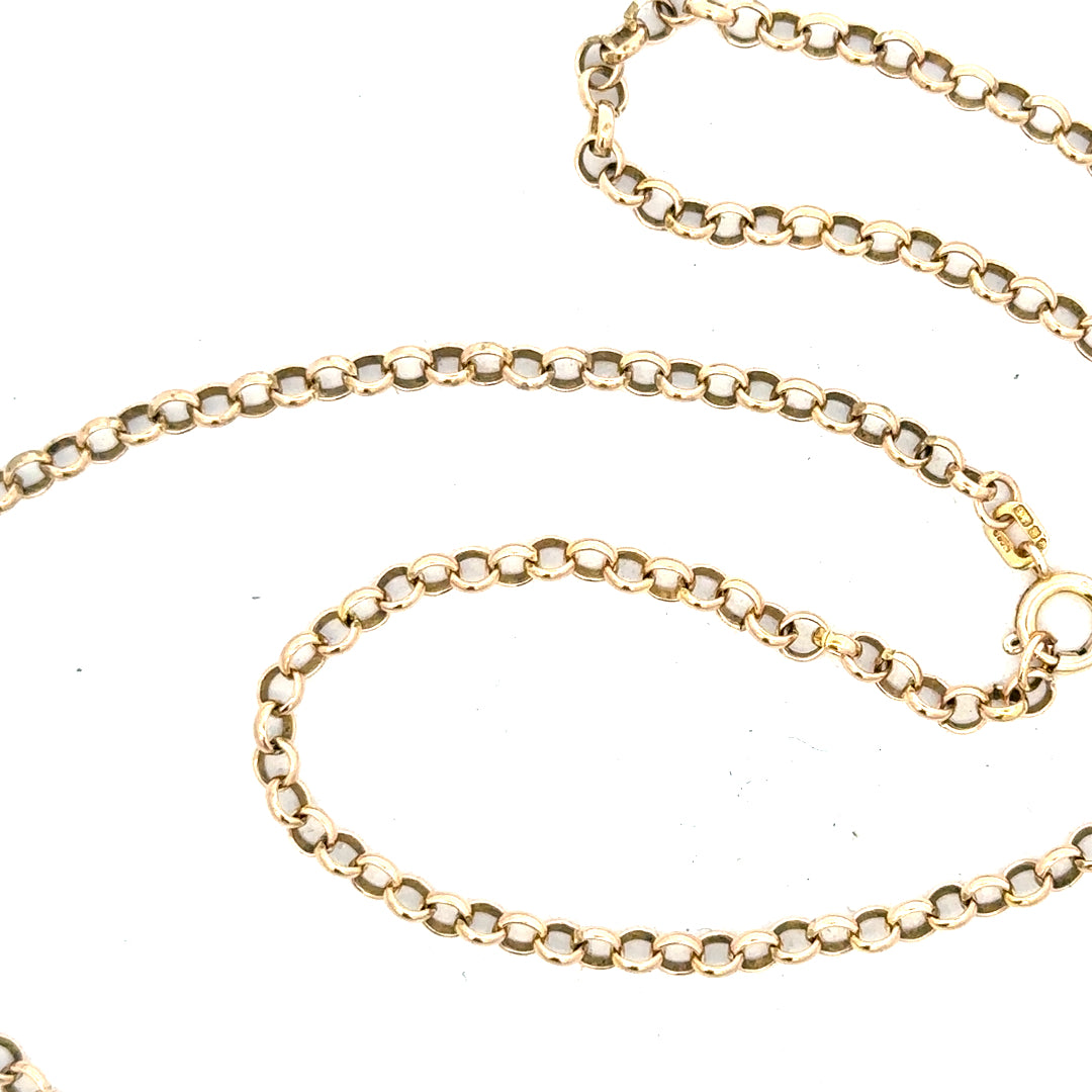 9ct yellow gold chain weighing 7.2g, unbranded jewelry chain with a classic design, shown in a detailed close-up image.