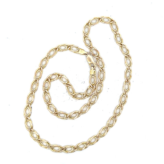 Unbranded 9ct yellow gold chain weighing 7.8g, featuring a classic link design, shown in a close-up view.