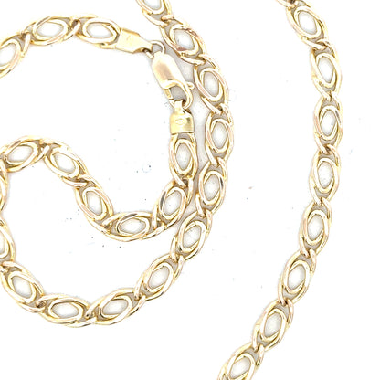 9ct yellow gold chain weighing 7.8g, unbranded jewelry chain shown in detailed close-up.