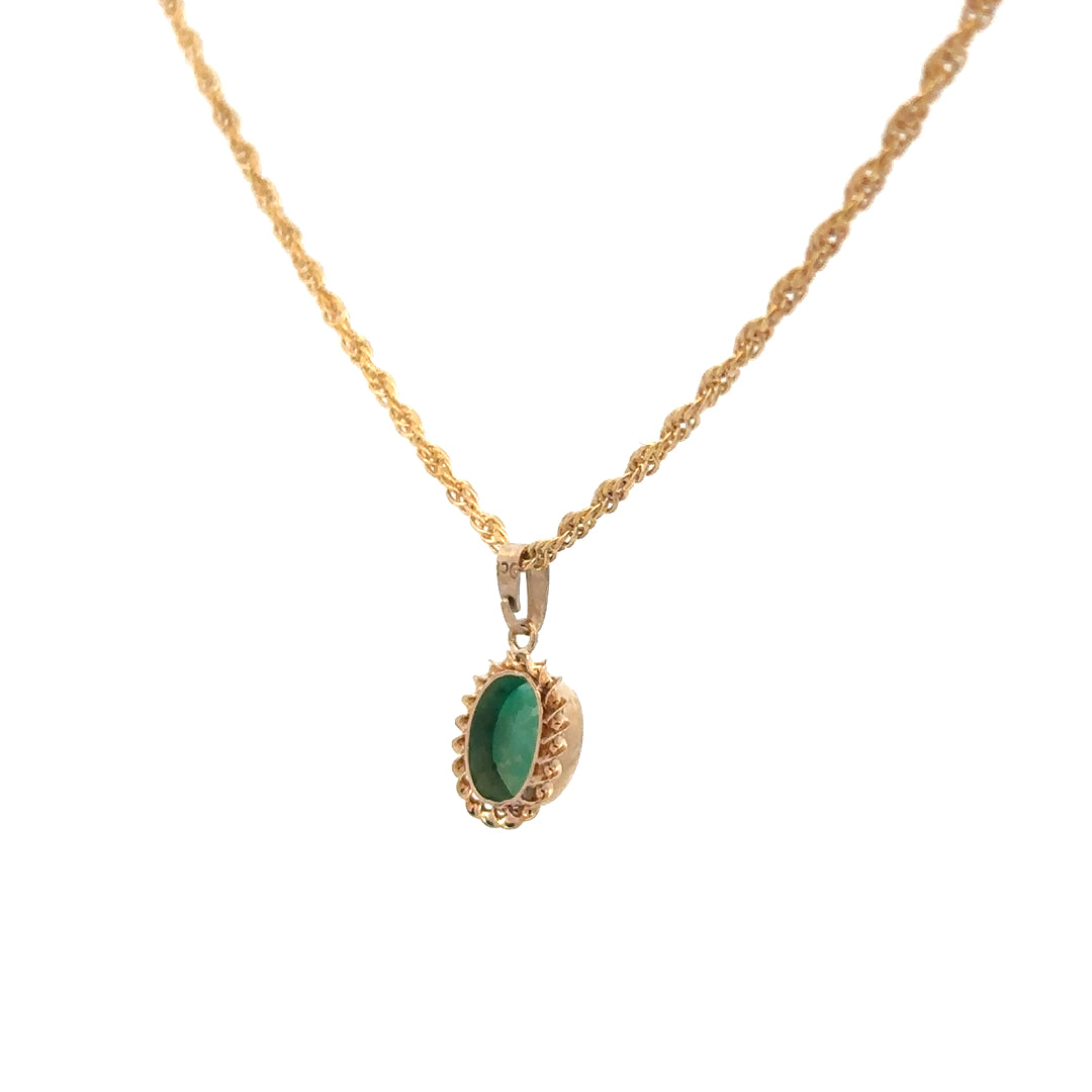 9ct yellow gold chain with pendant, unbranded, weighing 4.6g, featuring a simple and elegant jewelry design.