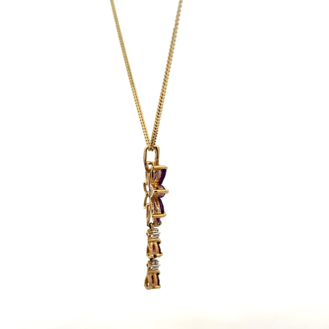 9ct yellow gold chain with pendant, unbranded, weighing 4g, displayed on a neutral background.