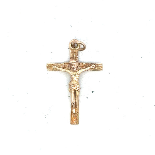 9ct yellow gold cross pendant weighing 1.6g, featuring a simple design, unbranded jewelry piece for necklace decoration.
